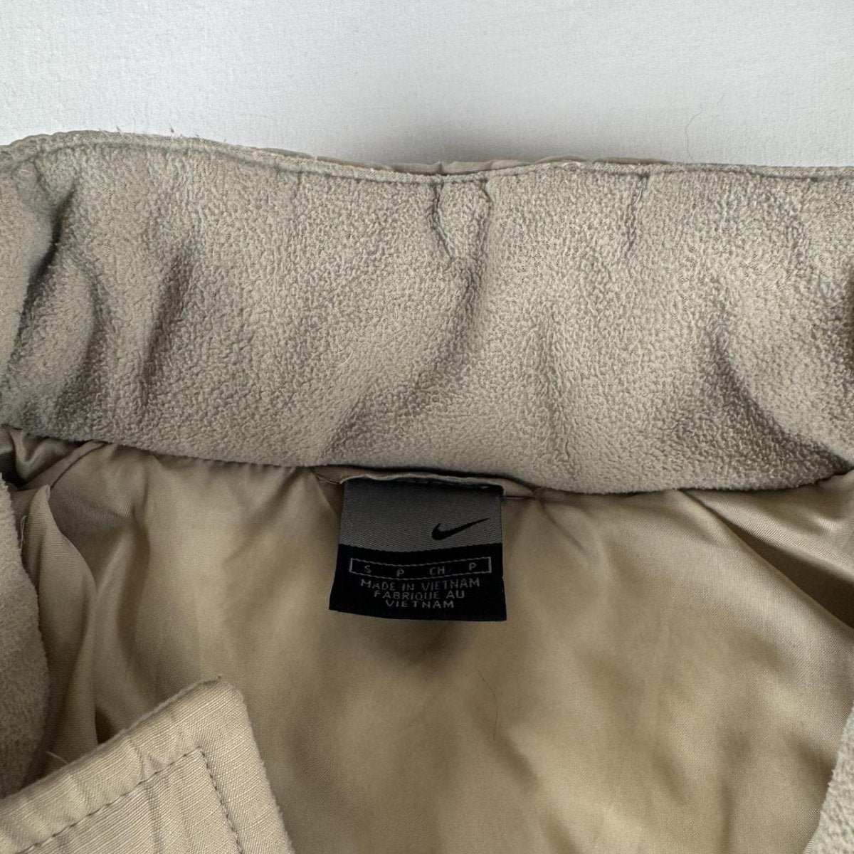 Nike T90 Barcelona FC Puffer Jacket in Beige Size S - Threads Uncovered
