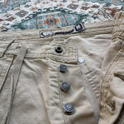 Quiksilver Early 2000s Cream Jorts 32W (Medium) - Threads Uncovered
