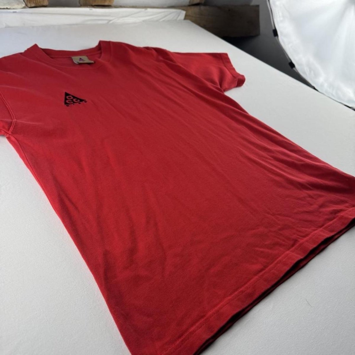 Red Nike ACG Embroidered Spellout T-Shirt S - Threads Uncovered