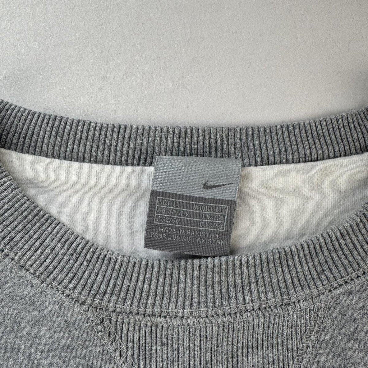 Silvertag 2000s Nike Swoosh Sweatshirt L - Threads Uncovered