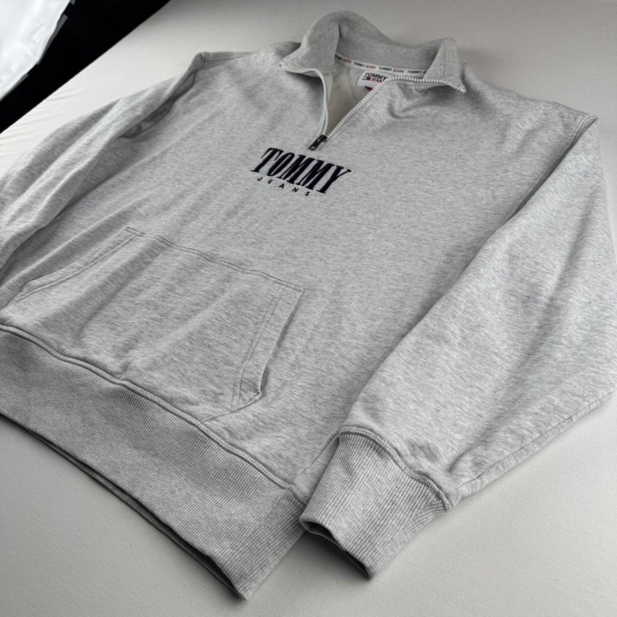 Tommy Jeans Embroidered Centre Spellout Half Zip Jumper L - Threads Uncovered