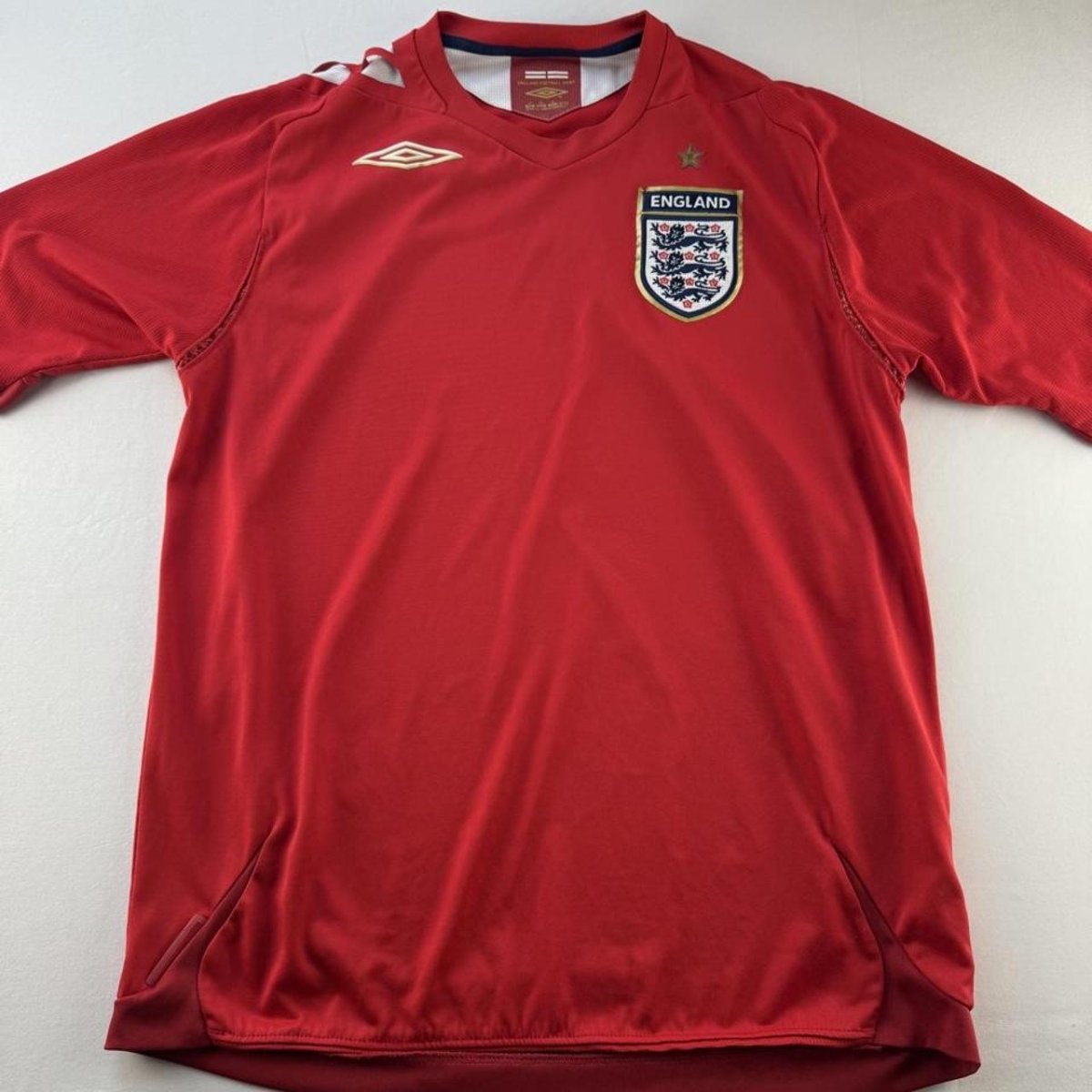Umbro 2007-09 England Away Playing Shirt M - Threads Uncovered