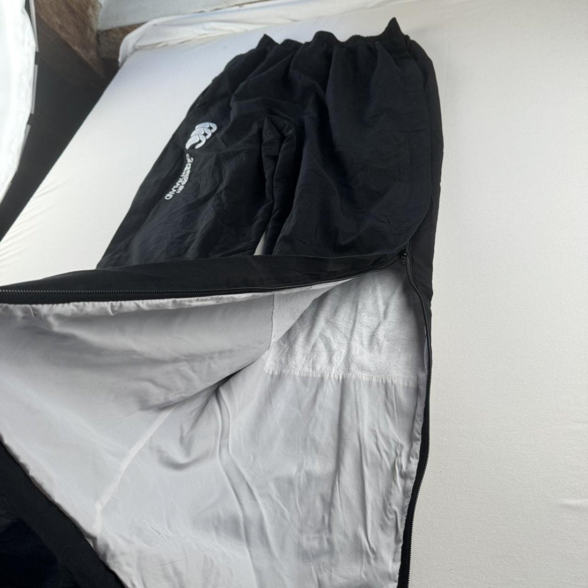 Uncuffed Canterbury Joggers Black Small - Threads Uncovered