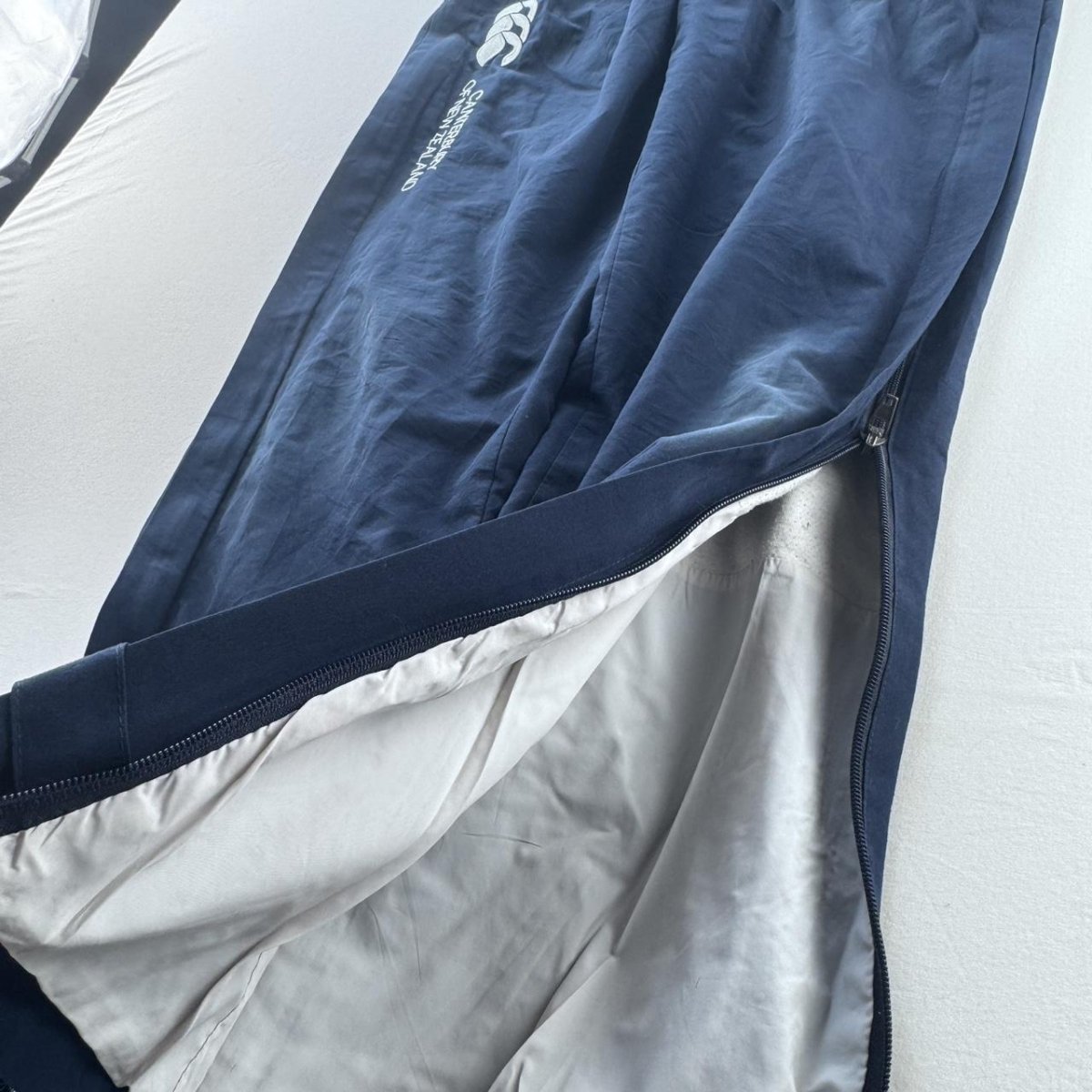 Uncuffed Canterbury Joggers Size 14 Years - Threads Uncovered