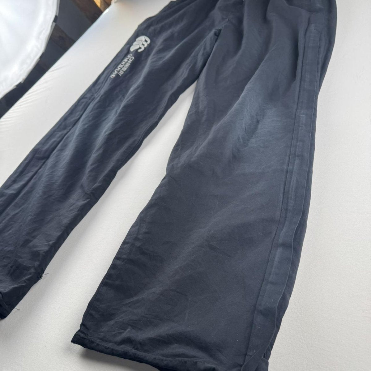 Uncuffed Canterbury Joggers Size L - Threads Uncovered