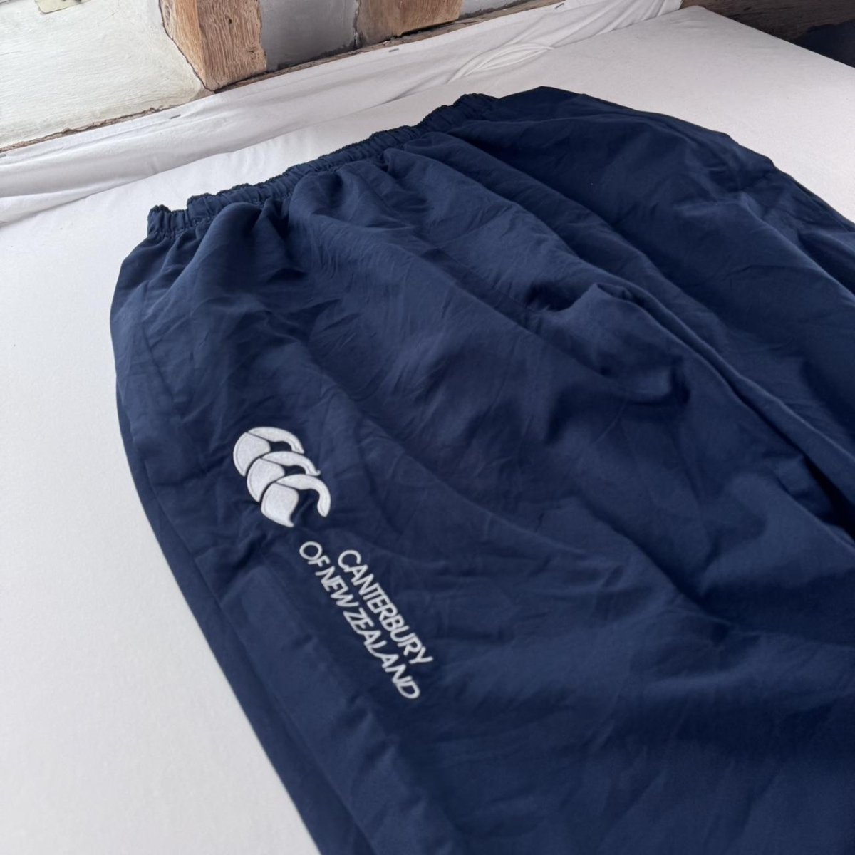 Uncuffed Canterbury Joggers Size M - Threads Uncovered