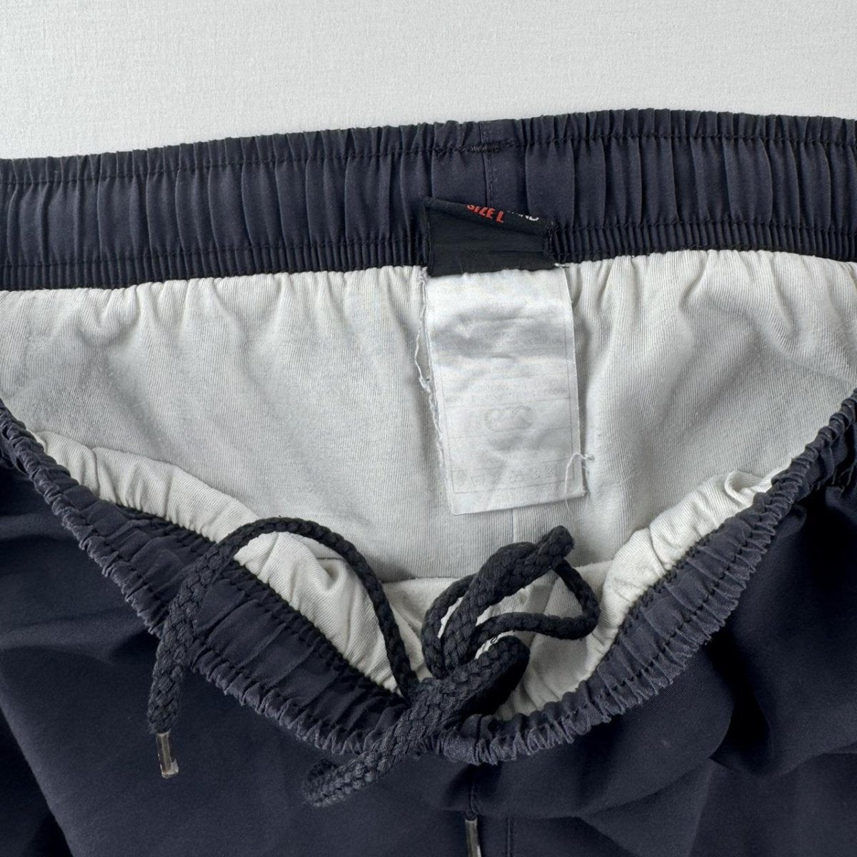 Uncuffed Canterbury Joggers Size XL - Threads Uncovered
