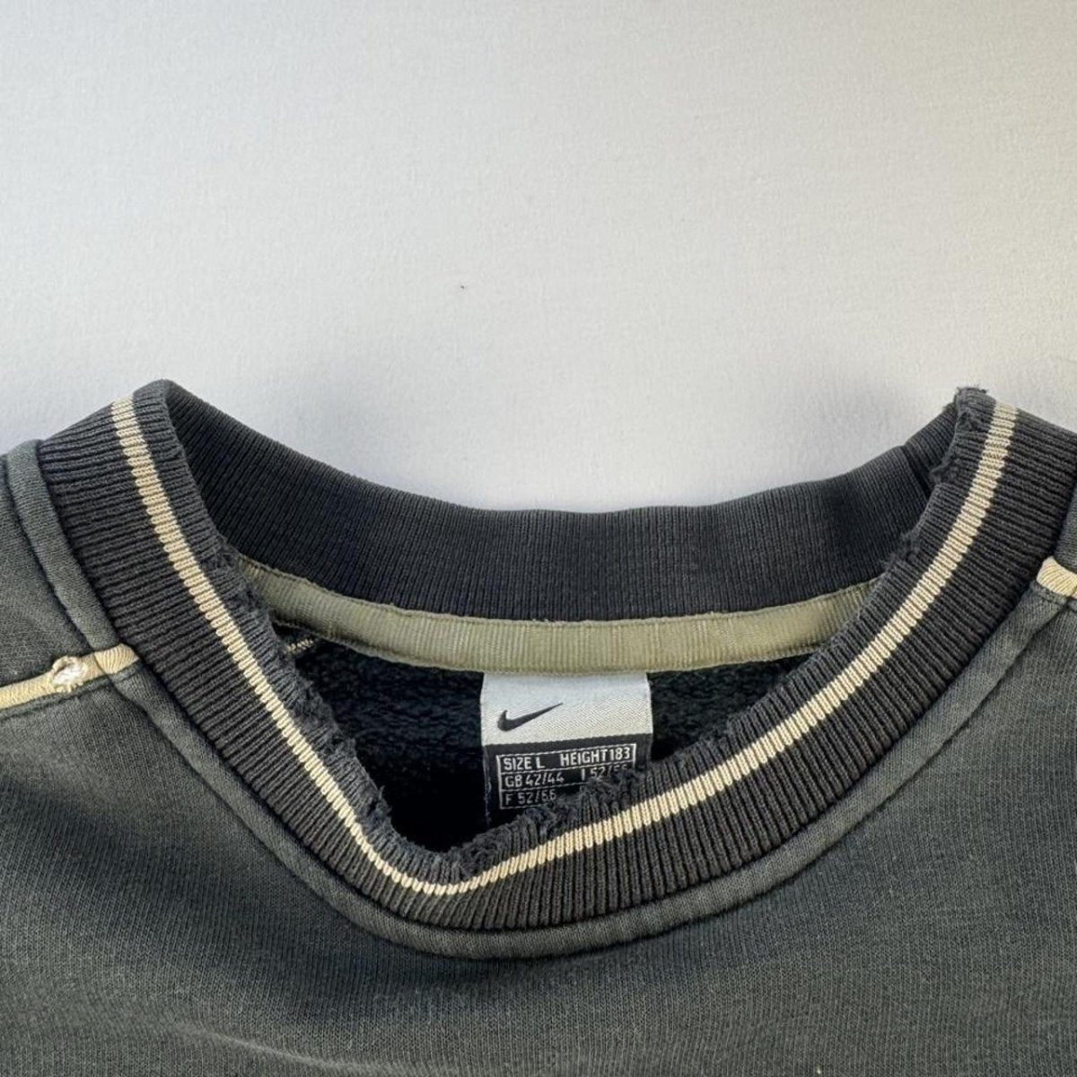 Vintage 2000s Nike Embroidered Dark Green and Cream Nike Sweatshirt L - Threads Uncovered