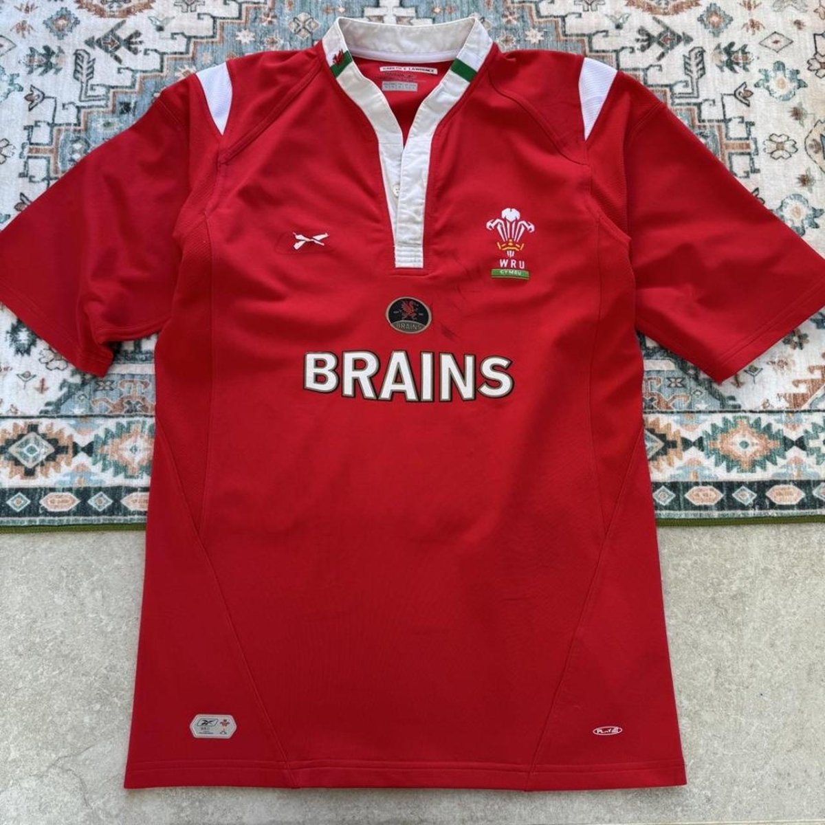 Wales Rugby Reebok Playing Shirt S - Threads Uncovered