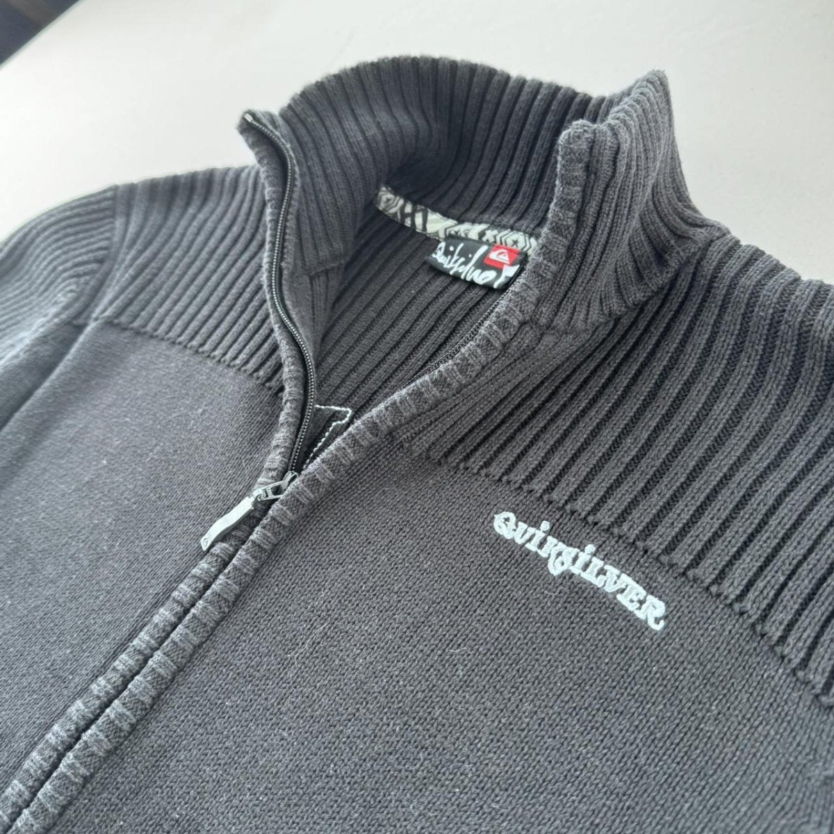 Womens Quiksilver Early 2000s Ribbed Full Zip Sweatshirt Size 16 - Threads Uncovered