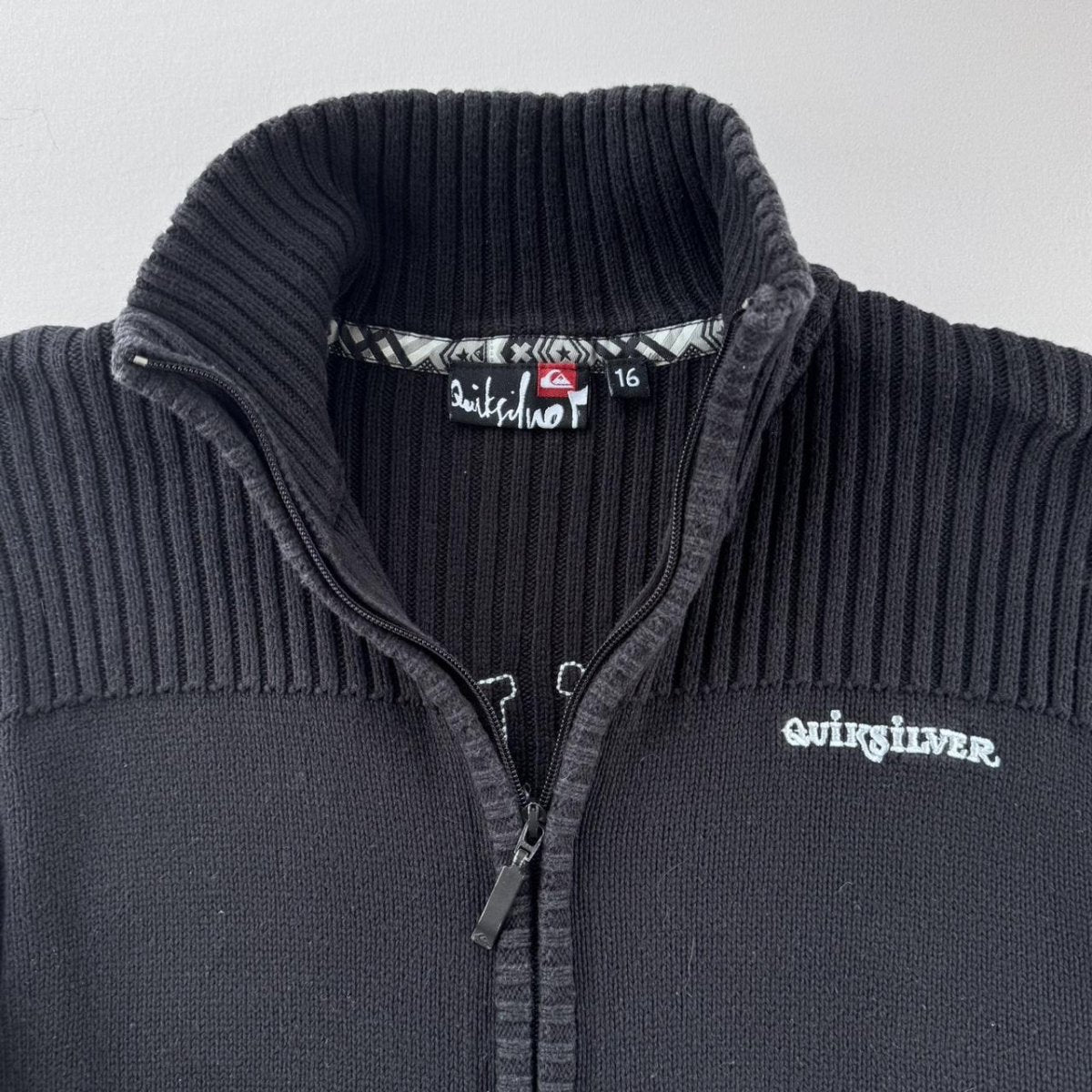 Womens Quiksilver Early 2000s Ribbed Full Zip Sweatshirt Size 16 - Threads Uncovered
