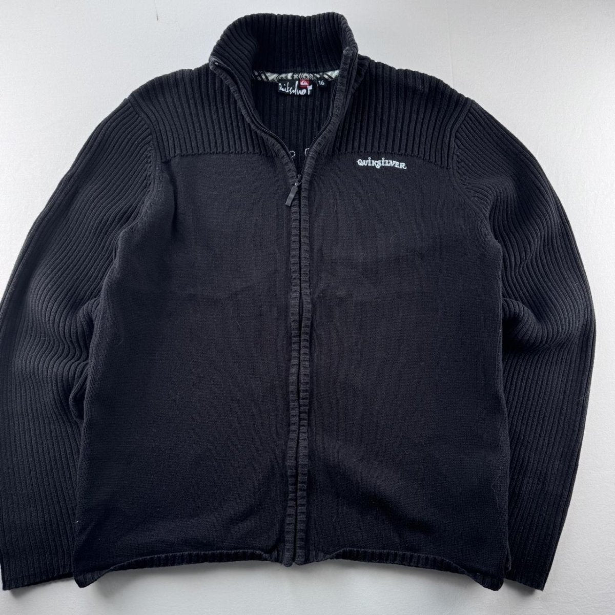 Womens Quiksilver Early 2000s Ribbed Full Zip Sweatshirt Size 16 - Threads Uncovered