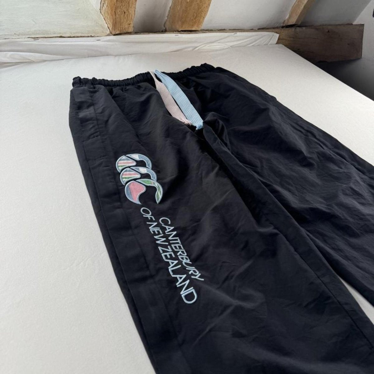 Womens Uncuffed Canterbury Joggers Size 12 - Threads Uncovered