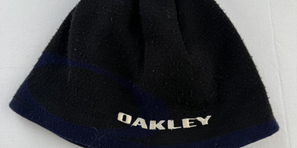 Y2k Fleece Lined Embroidered Oakley Beanie with Blue Logo - Threads Uncovered